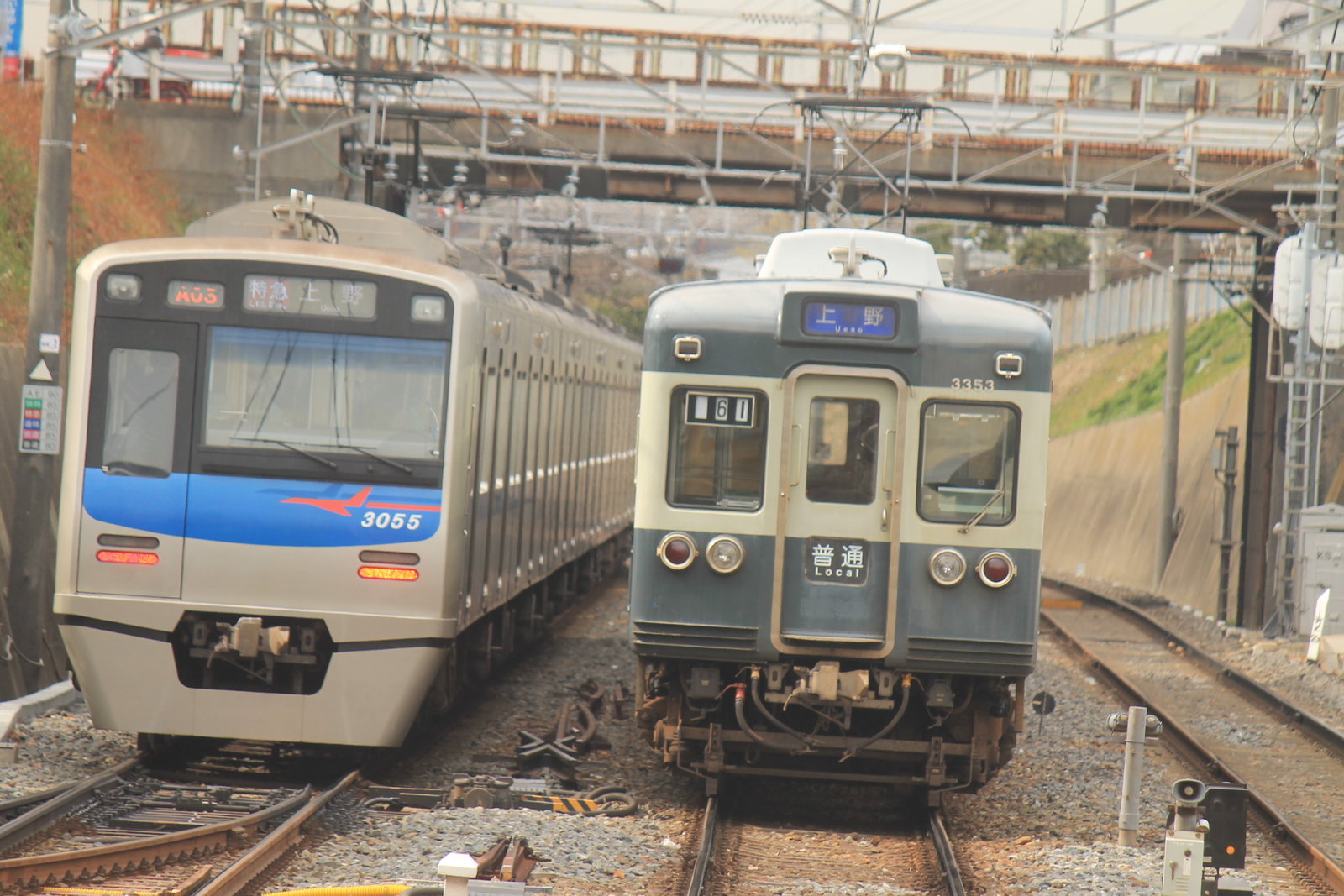 鉄道写真 青白いトーン 高品質印刷 鉄道写真 青白いトーン 高品質印刷 鉄道写真 青白いトーン 高