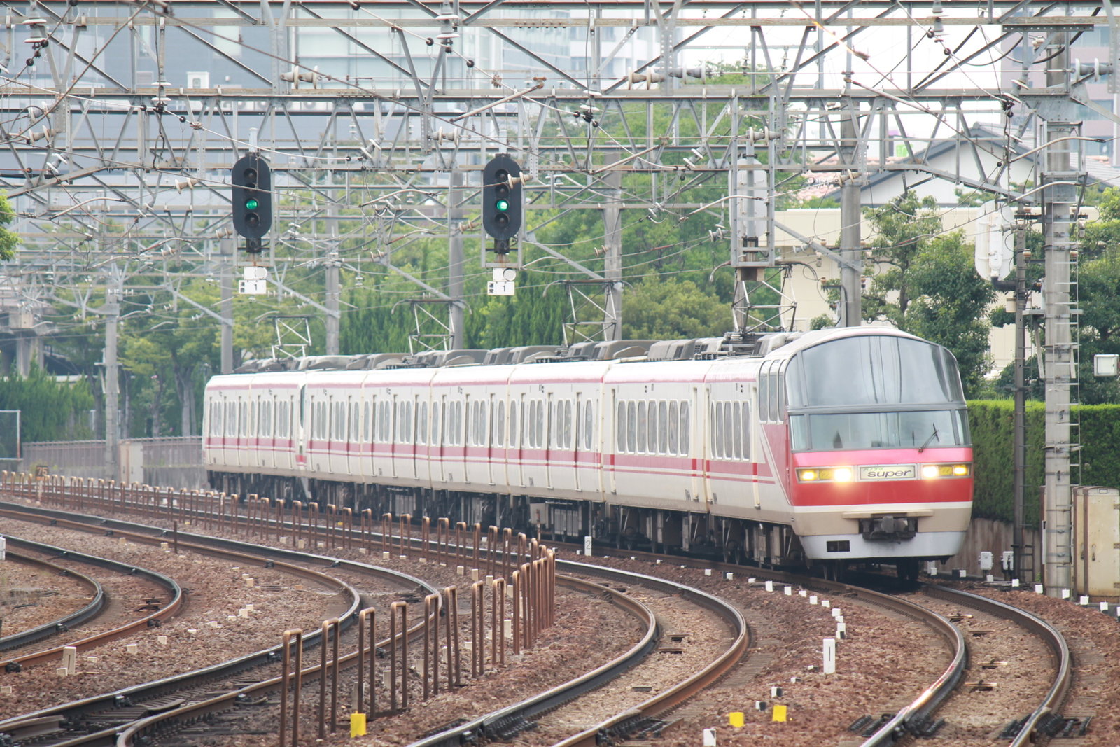 あらかわ交通ノート 神宮前駅で岐阜清流国体のラッピング車両を撮影をする