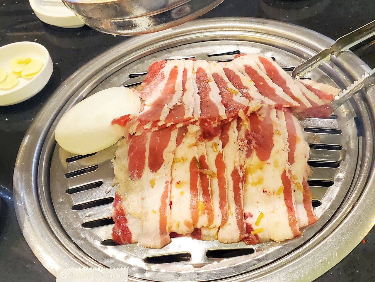 新大久保グルメ ペク先生の本家でウサムギョプサルランチ Jolielog