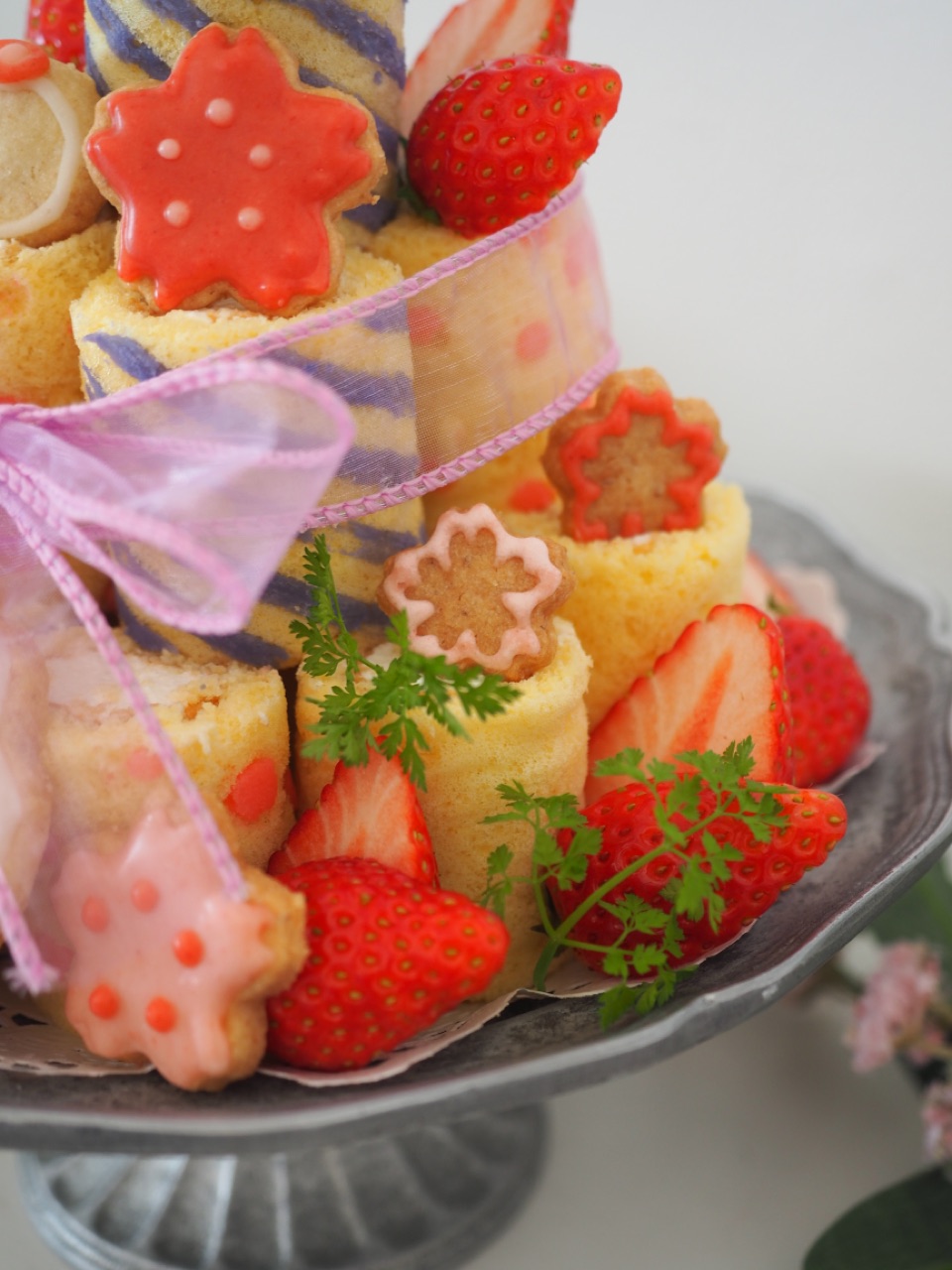 手作りお菓子 ご入学おめでとうのロールケーキタワー おうちごはんとおかしとねこ Powered By ライブドアブログ