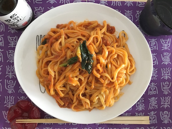 ファミリーマートの汁なし担々麺 おうちごはんとおかしとねこ