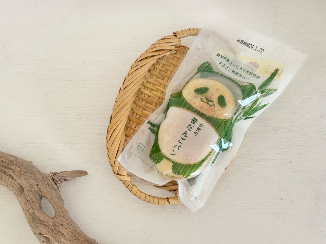 小竹の「笹団子パン」とファミマにあった「東京パンダポップコーン」と