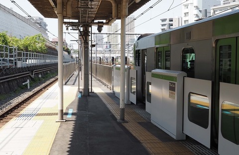 P4282294