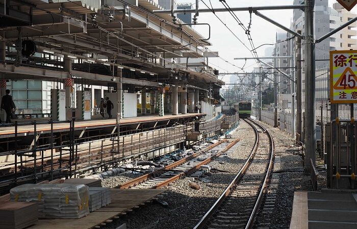 モハメイドペーパーの 何が出てくるか２ 最大５ｍ広がった渋谷駅山手線内回りホーム
