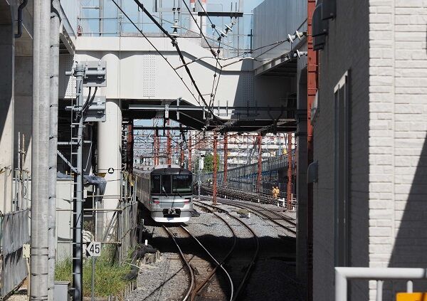 モハメイドペーパーの 何が出てくるか２ 東武鉄道竹ノ塚駅付近の上り急行線高架化