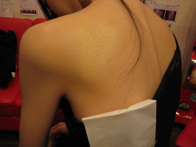 結婚式なので一時的にタトゥーを消す 隠す タトゥーカバー Body Custom ジョシュアアント