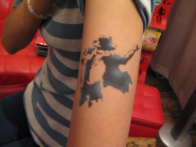 マイケルジャクソンのあのポーズをペイント Body Custom ジョシュアアント