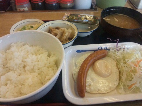 松屋のソーセージエッグ