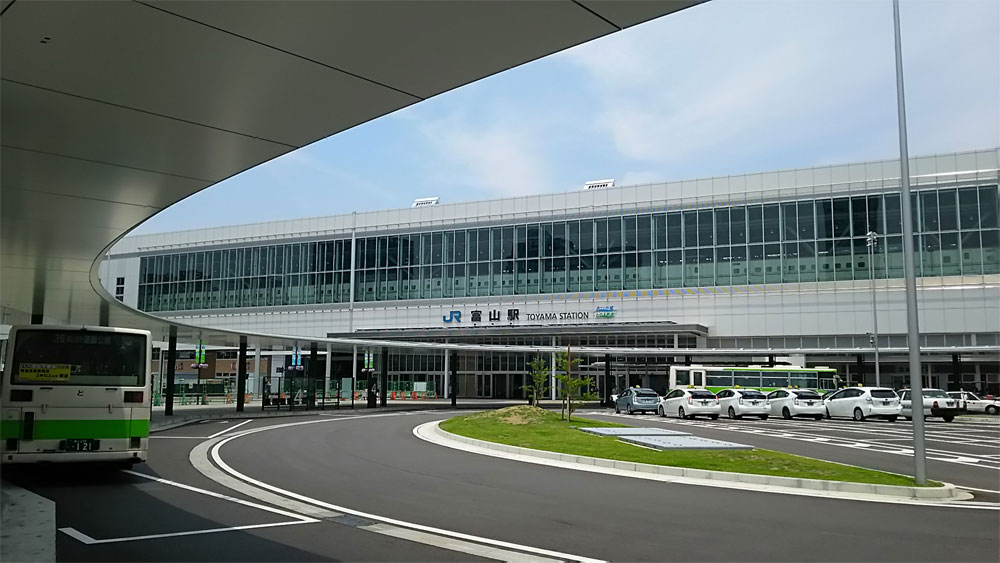 ぴっかぴかに生まれ変わって華やぐ富山駅 旅の途中から Beyond the Journey ぴっかぴかに生まれ変わって華やぐ富山駅 旅の途中から Beyond the Journey