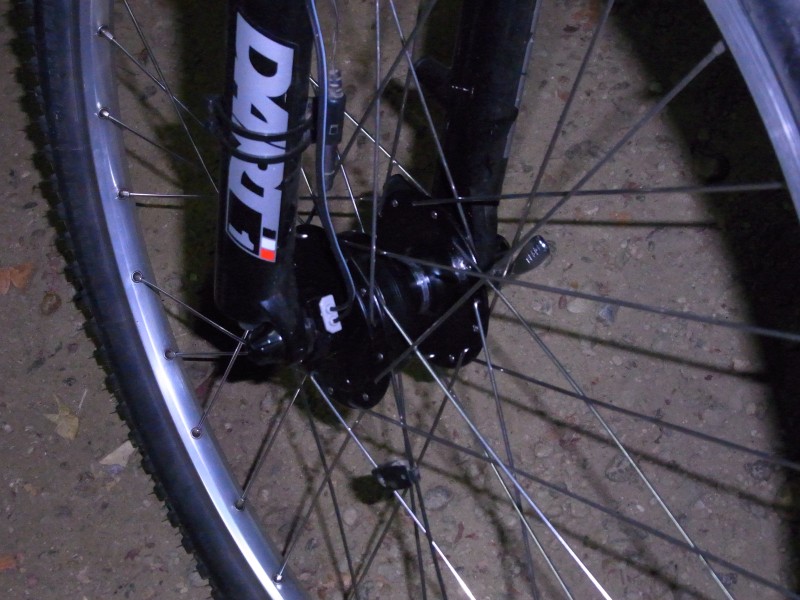 Mtbに明るいヘッドライト Aをつける Jp3pzd S Photo Diary