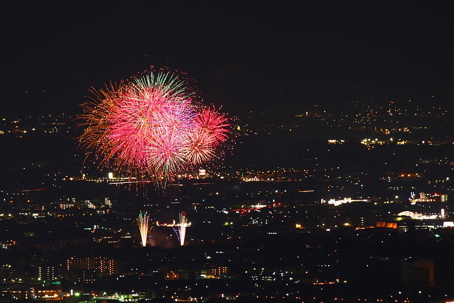 なにわ淀川花火大会と明石海峡大橋ライトアップのコラボ Jp3pzd S Photo Diary