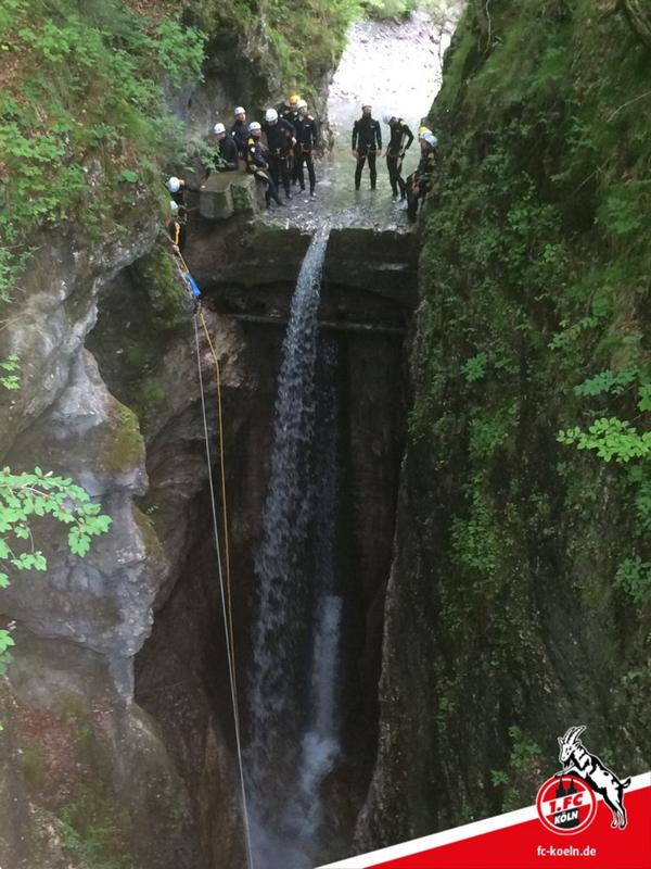 ◆ブンデス小ネタ◆大迫ケルンで滝下り修行？？に挑む