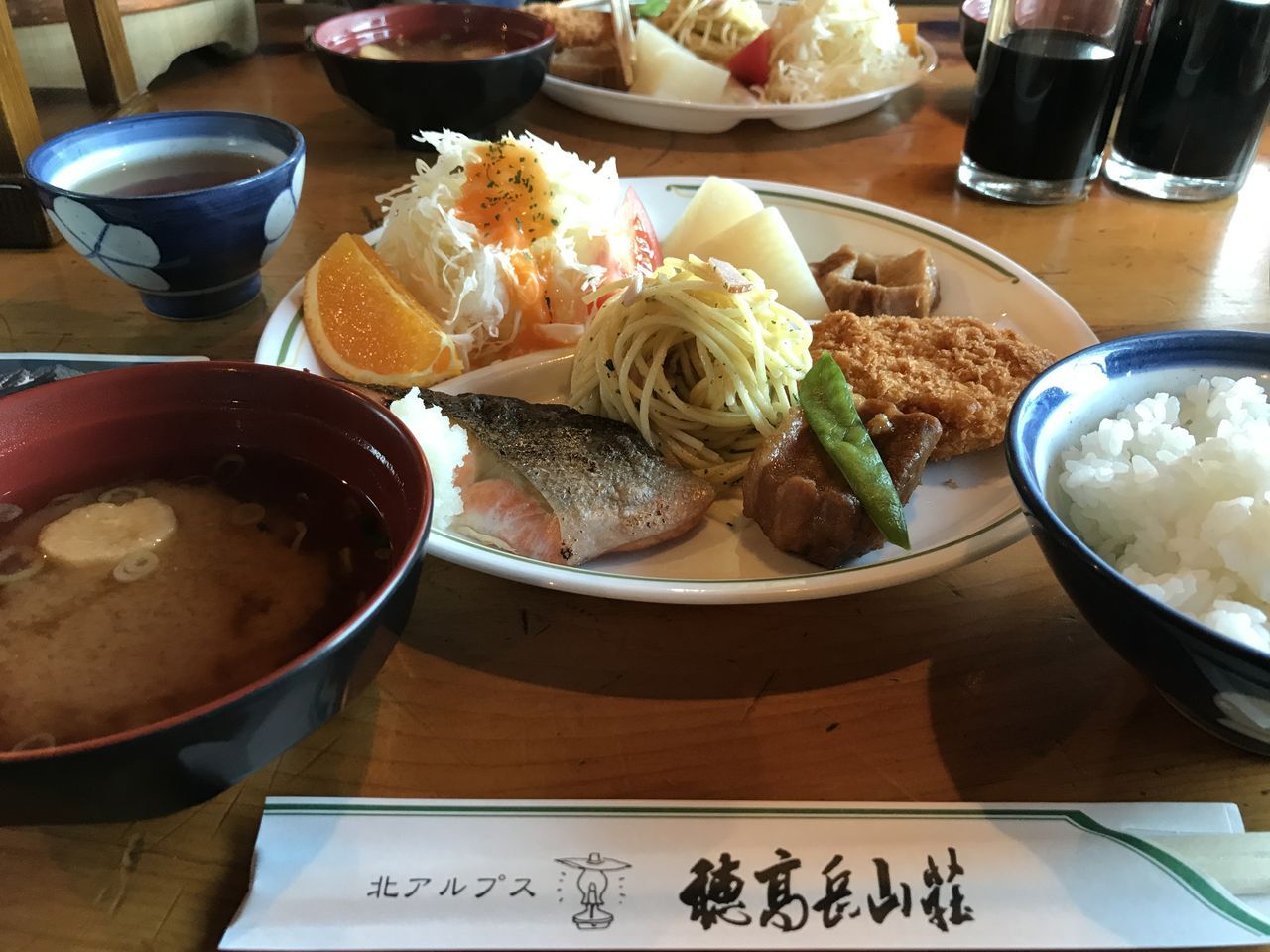 山小屋の食事 オバタリアンの山のすすめ 山小屋の食事 オバタリアンの山のすすめ