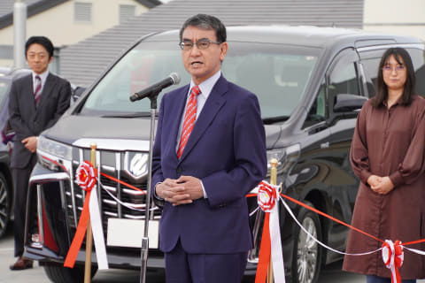 河野太郎氏、ガソリン暫定税率廃止に疑問「フｏラーリやポルシェのガソリンを下げる必要はあるのか。本当に困っている人に支援を」