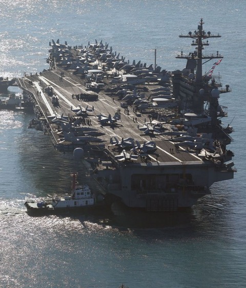 231121‘칼 빈슨’부산입항1