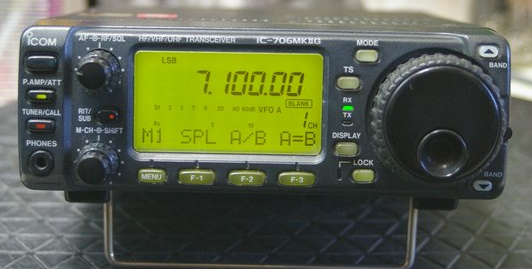 ICOM  IC-706MK2G [ジャンク扱い]  パワー計SX200付属 ICOM IC-706MK2G [ジャンク扱い] パワー計SX200付属 ICOM IC
