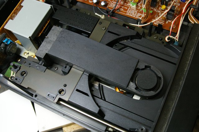 DENON DCD-1600 CDトレイ開閉ができない : JHGのブログ DENON DCD-1600 CDトレイ開閉ができない : JHGのブログ
