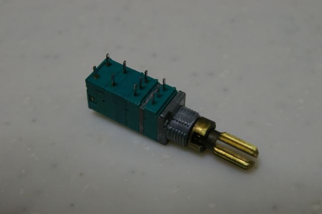 STANDARD C-5600 スケルチ開き放し : JHGのブログ