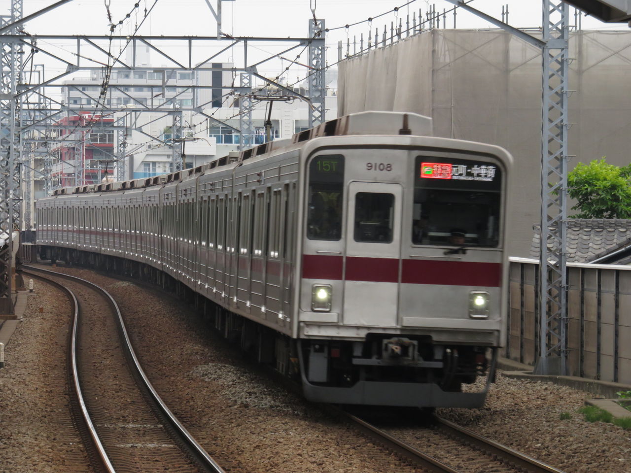 3028eb06.jpg