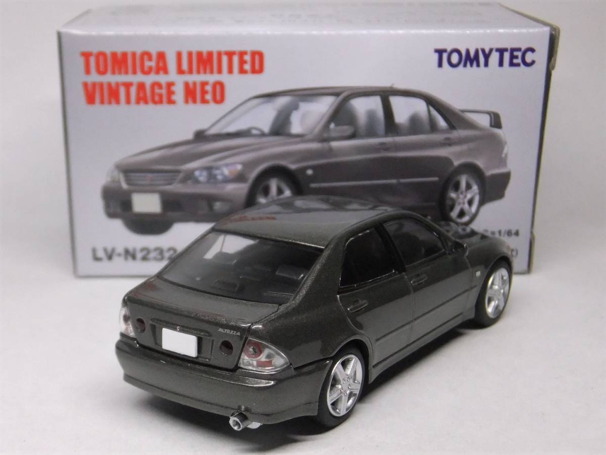 トミカリミテッドヴィンテージネオ LV-N232d トヨタ