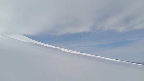 076