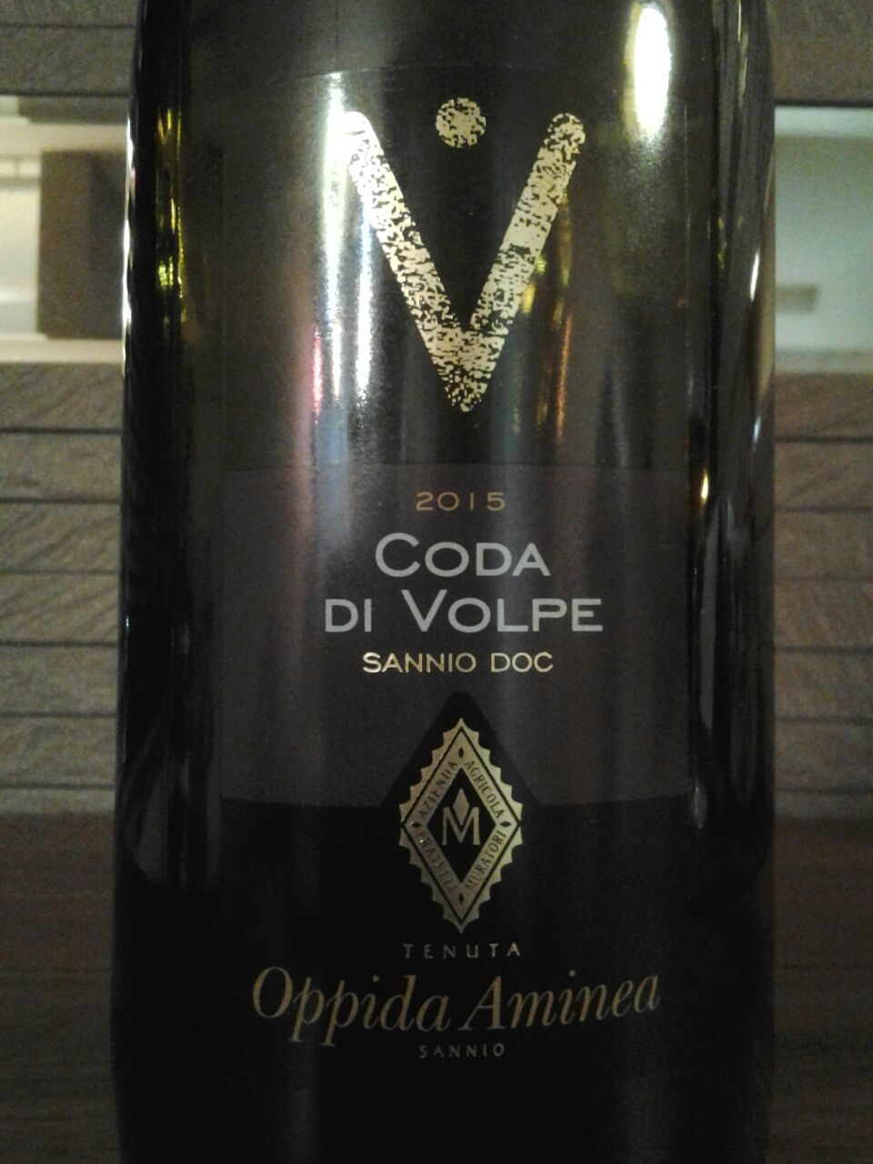 オッピダ・アミネア サンニオ コーダ ディ ヴォルペ 2015」 / 白