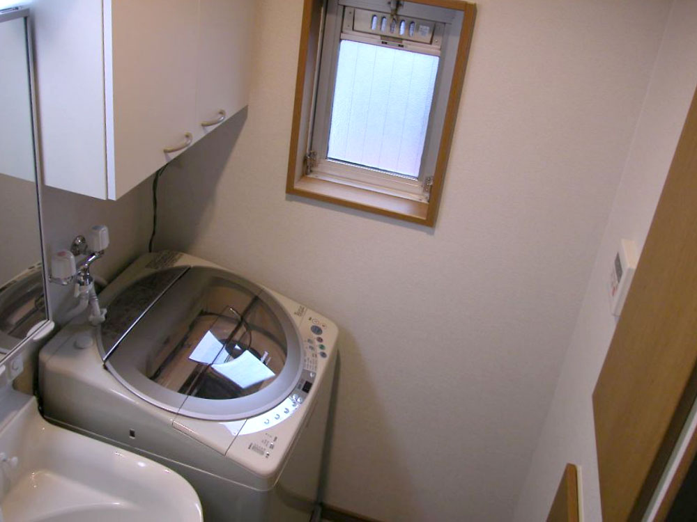 お風呂の24時間換気で洗面室窓は閉め切る 素敵 快適 エコリフォームはこちら 住電工房maru