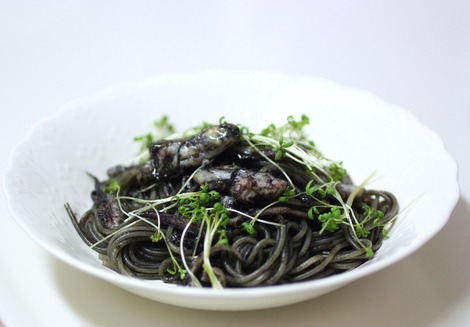 パスタ、イカスミ・ソース