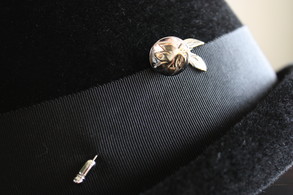 Hat pin