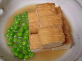厚揚げとグリーンピースの煮物