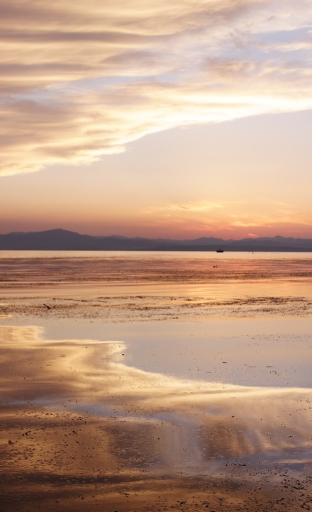 琵琶湖の夕暮れ