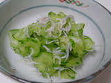 きゅうりとおじゃこのレモン和え