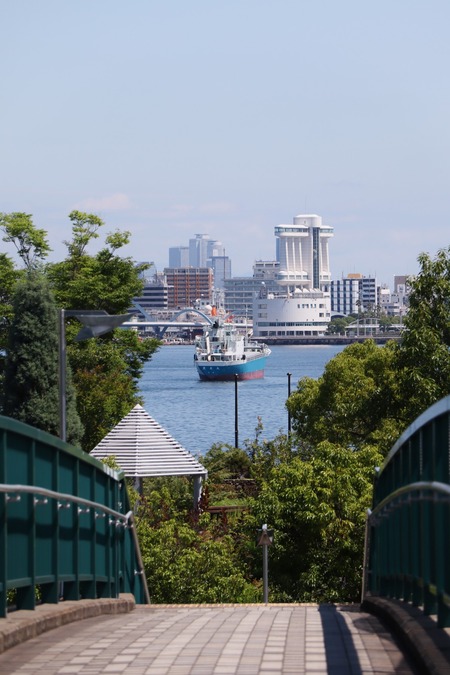 港の見える橋