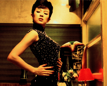 チャイナドレスを着る女 Lotus Land