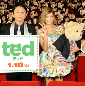 有吉弘行×ローラ、R指定コメディ映画『テッド』の魅力を語る