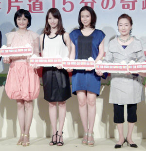 好きな関西弁フレーズは「おおきに、どうもありがとう」という中谷と戸田。cJulie Minami