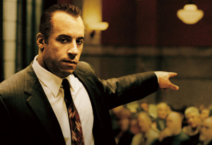 ヴィン・ディーゼル、法廷闘争で自己弁護?! ／映画『コネクション マフィアたちの法廷』