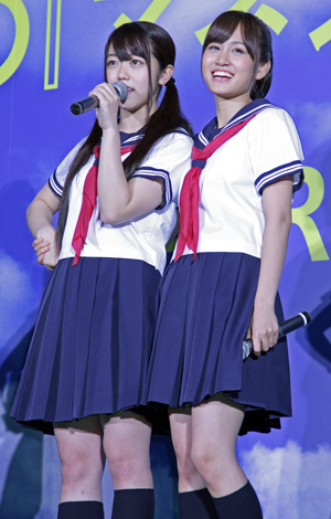 前田と峰岸は壇上でも手つなぎ、映画『もしドラ』完成披露イベントにてcJulie Minami