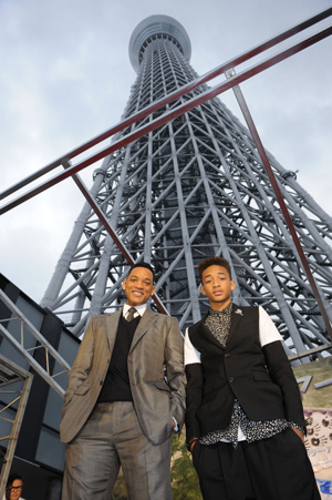 『アフター・アース』ウィル・スミス&ジェイデン・スミス親子来日!東京スカイツリーに登場