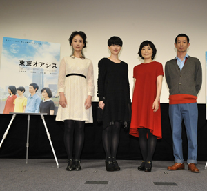 （左から）黒木華、原田知世、小林聡美、加瀬亮、映画『東京オアシス』完成披露試写会にて