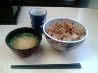 ランチ100422吉野家1