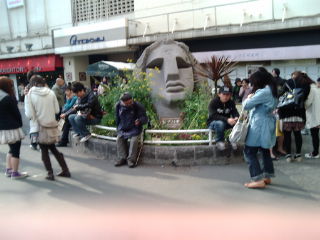 渋谷モアイ像