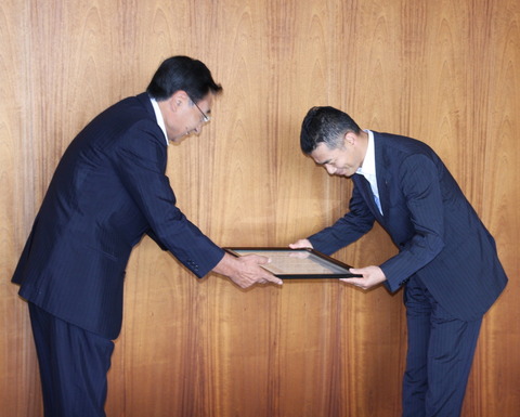 2010 09 14_九戸村寄付金贈呈_0407