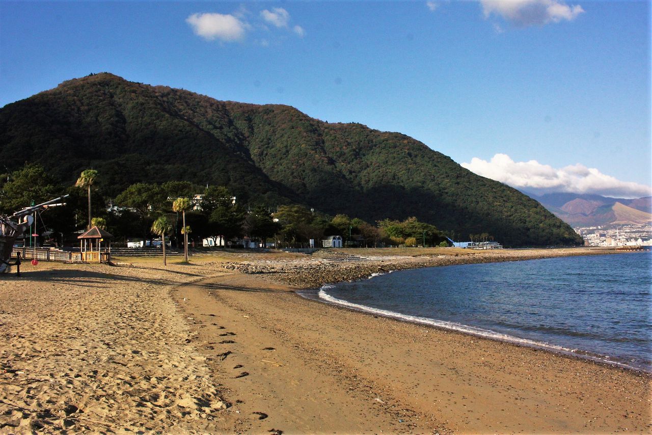 田ノ浦から紅葉の高崎山に登って東別府へ : やまやま再発見