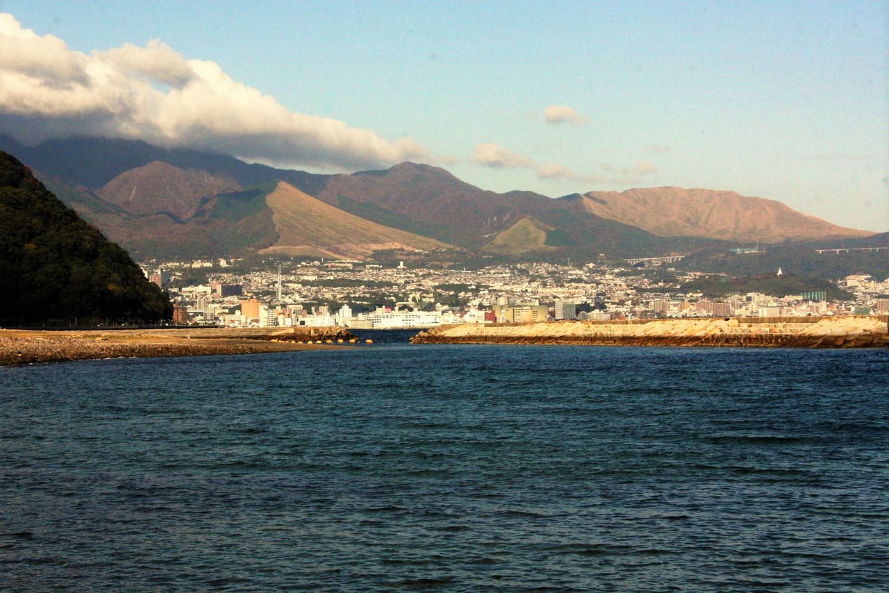 田ノ浦から紅葉の高崎山に登って東別府へ : やまやま再発見