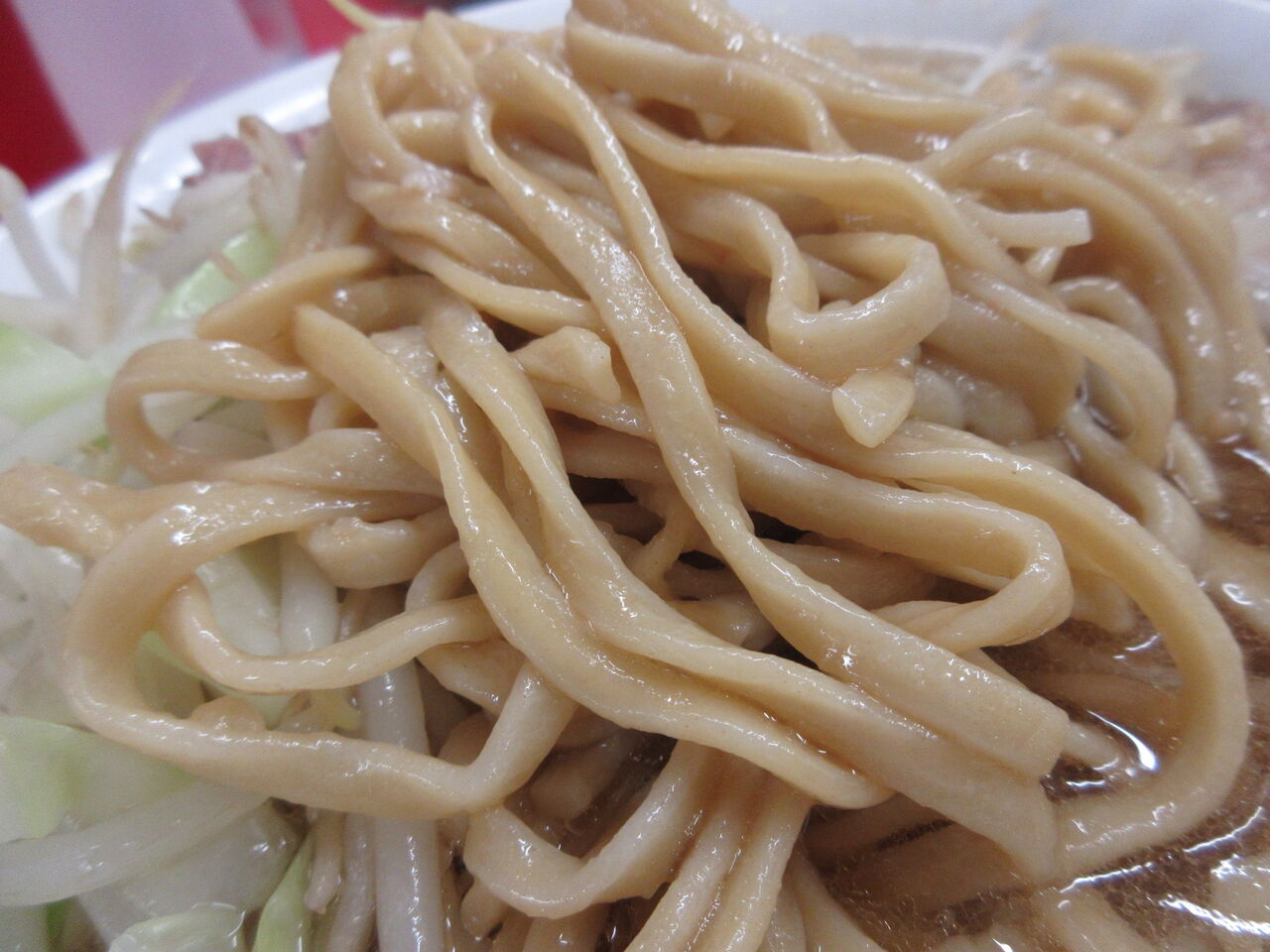 ラーメン二郎 神田神保町店 神保町 ラーメン麺半分 野菜少なめ ニンニク少し Jun の今日の一杯