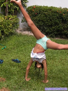 cartwheel_girl02