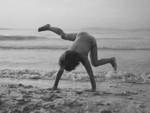 cartwheel_girl03