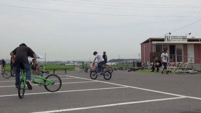 04)
