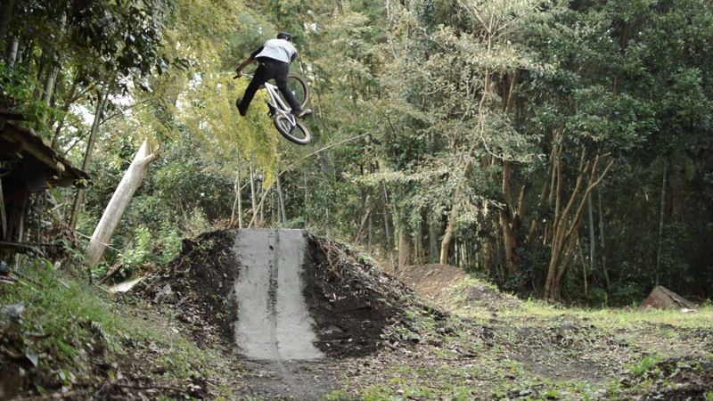 Bmxライダー 岡山 潤 日記 ダートジャンプにひと手間をくわえて